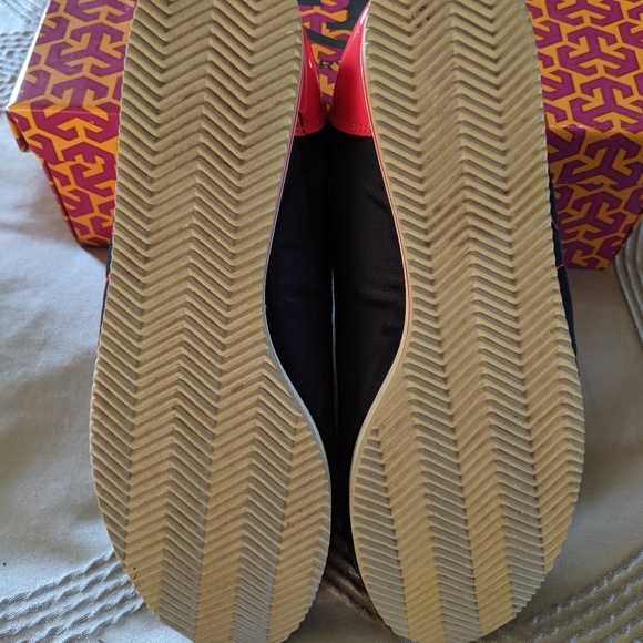 Tory Burch Shaun Sneaker - Picture 2 of 5